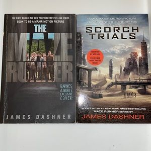 BOOKS (2) MAZE RUNNER & SCORCH TRIALS BY: JAMES DASHNER